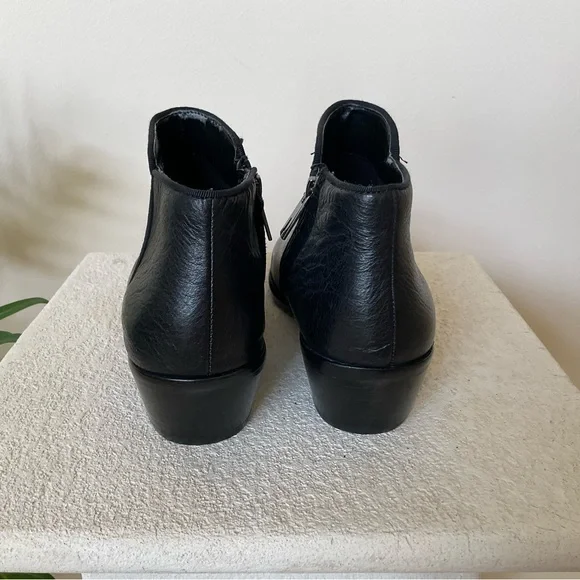 Sam Edelman Black Leather Booties, Size 37 European. - Picture 9 of 14